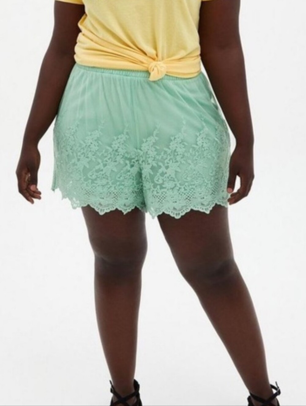 Torrid NEW Plus Size 2x: Mint Mesh Overlay & Embroidery Lace Trim Pull On Shorts - Picture 1 of 8
